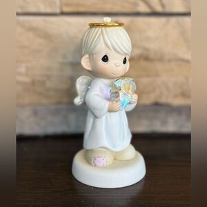Precious Moments "Forever In Our Hearts" Angel w/ Iridescent Heart #108541